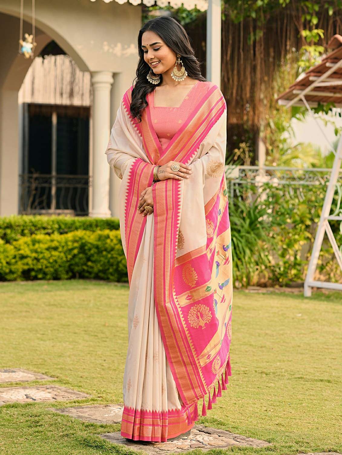 women self design paithani saree with blouse - 22453719 -  Standard Image - 4