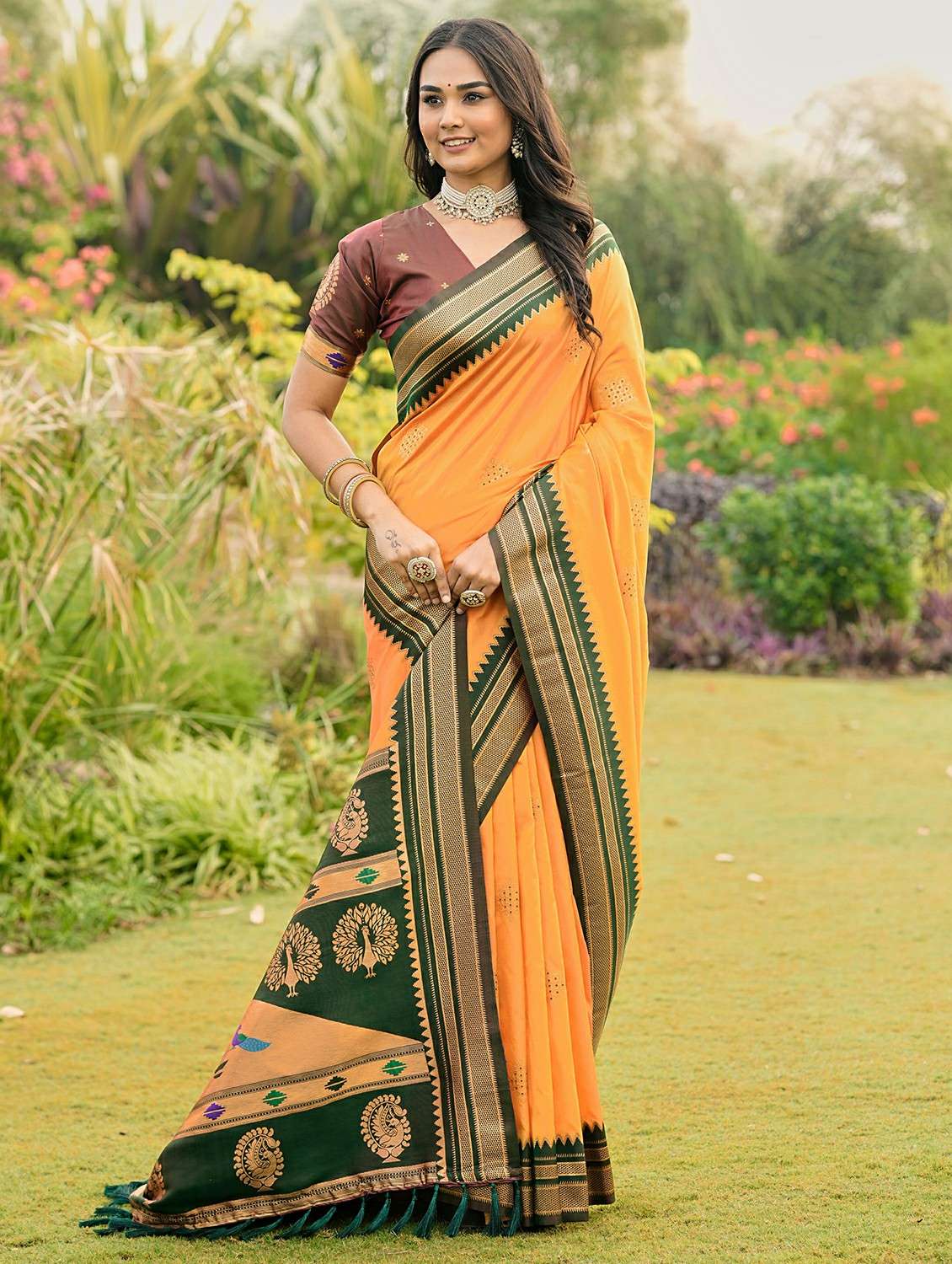 women self design paithani saree with blouse - 22453720 -  Standard Image - 4