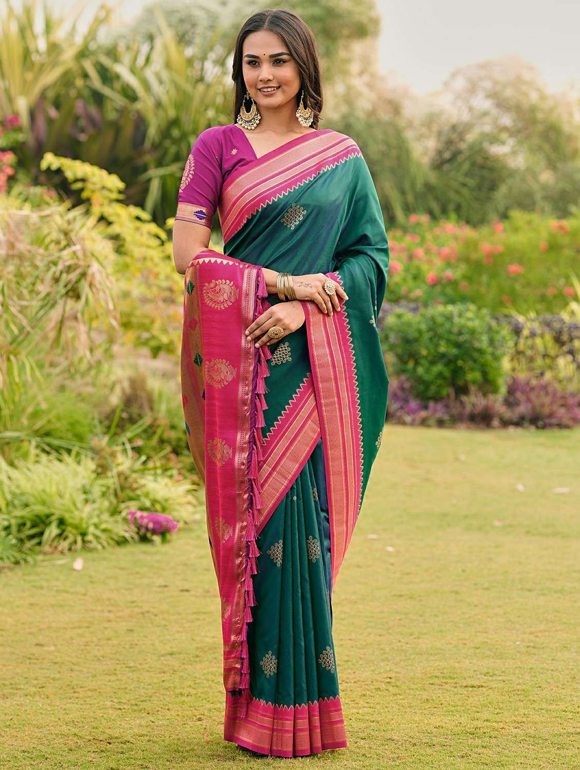women self design paithani saree with blouse - 22453722 -  Standard Image - 1