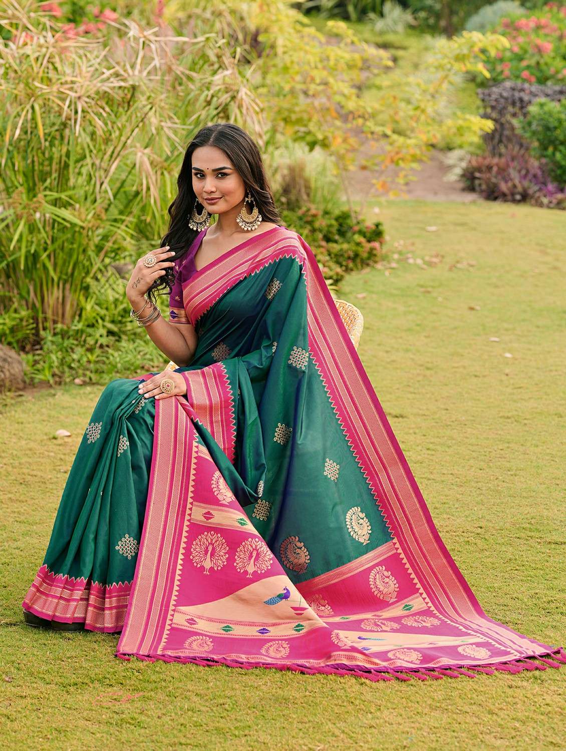 women self design paithani saree with blouse - 22453722 -  Standard Image - 4