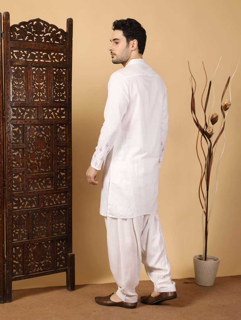 men embroidered mandarin neck long kurta  - 22453732 -  Standard Image - 4