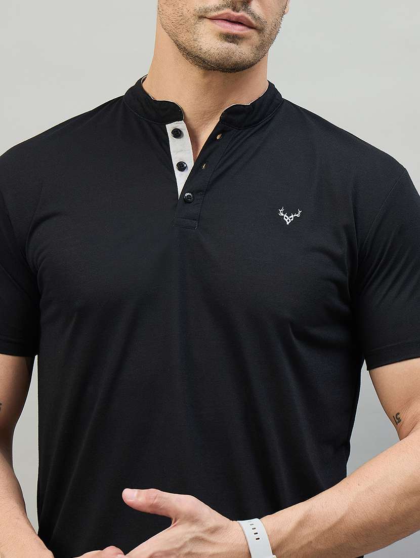 men solid black cotton blend plain t-shirt - 22453794 -  Standard Image - 1