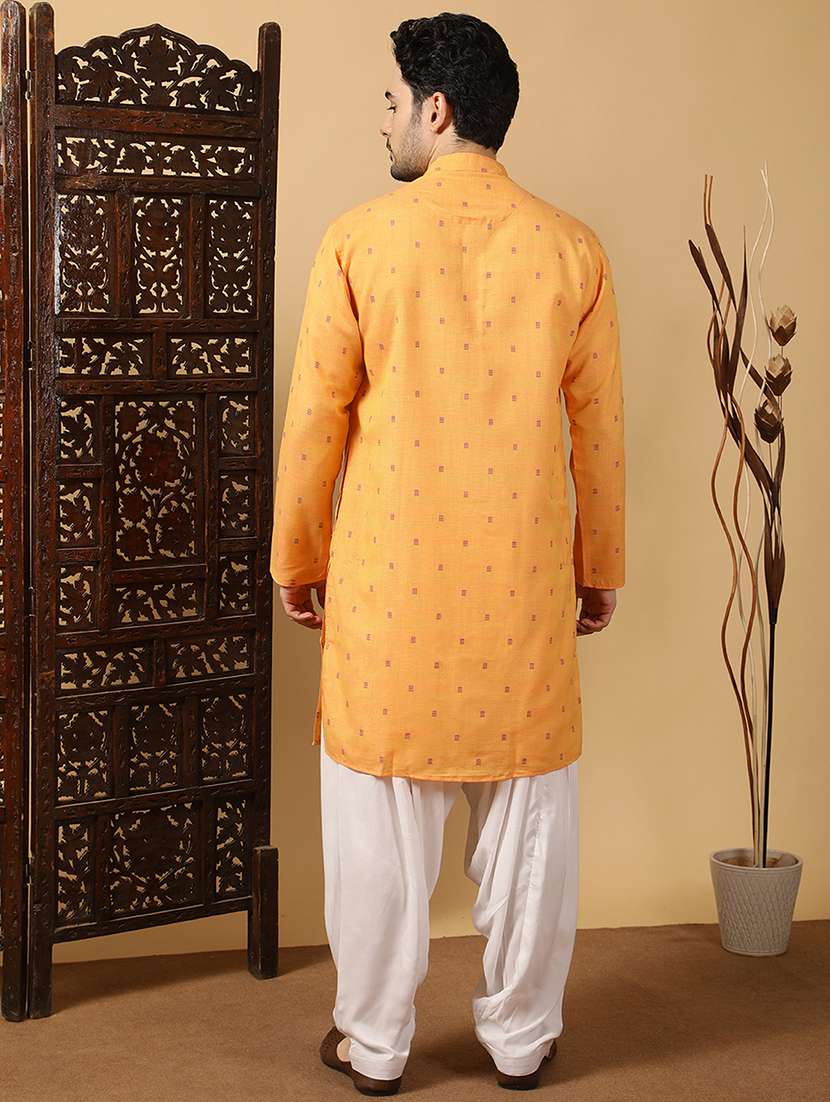 men self design mandarin neck long kurta  - 22453828 -  Standard Image - 4