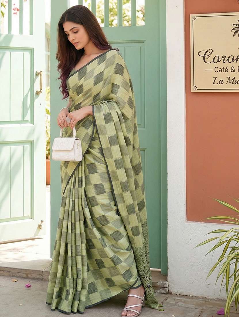 women checkered handloom saree with blouse - 22453892 -  Standard Image - 1