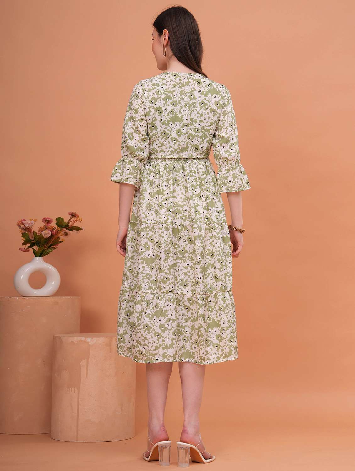 women green crepe gown dress - 22453926 -  Standard Image - 4
