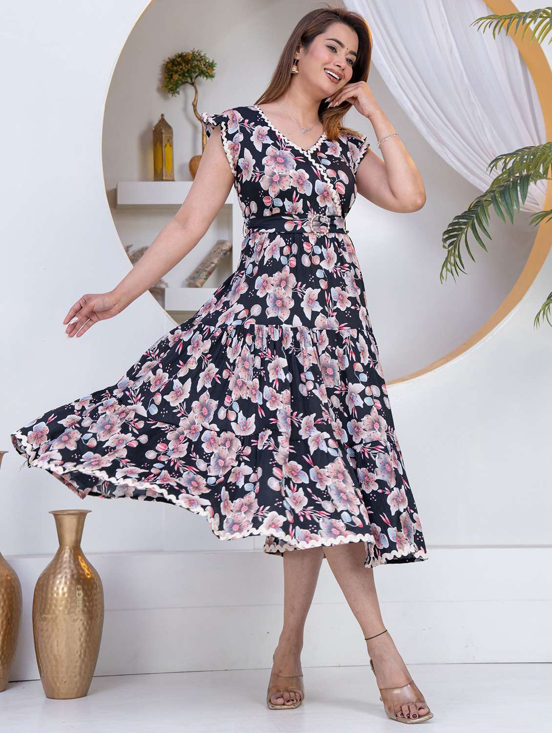 women black crepe gown dress - 22453927 -  Standard Image - 4