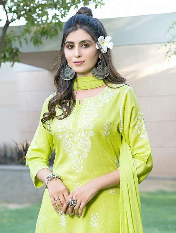 women green suit set - 22453943 -  Standard Image - 1