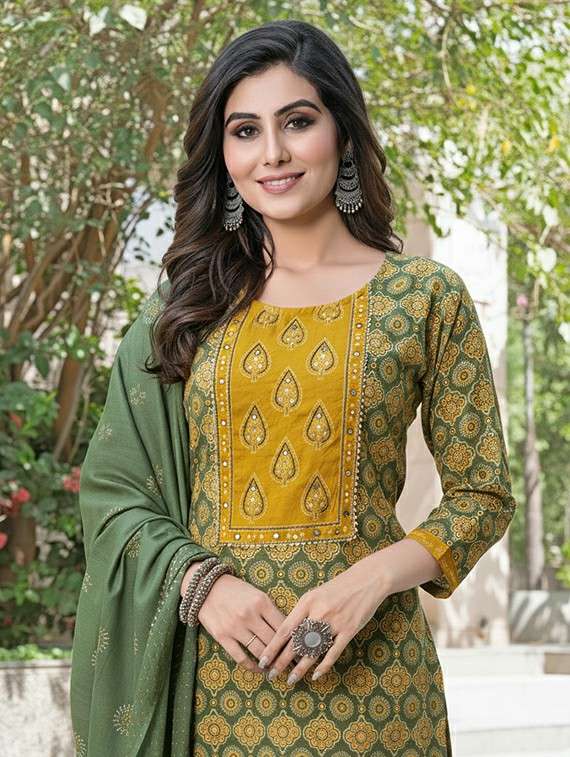 women green suit set - 22453957 -  Standard Image - 1