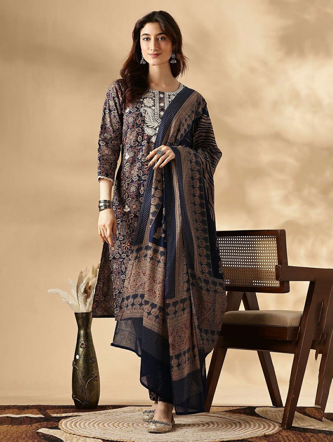 women navy blue suit set