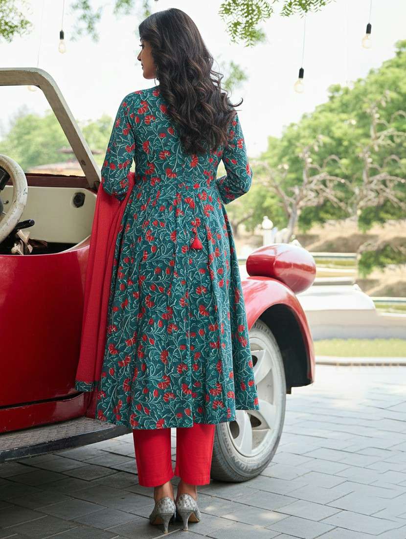 Women Floral Blue Suit Set - 22453964 -  Standard Image - 4