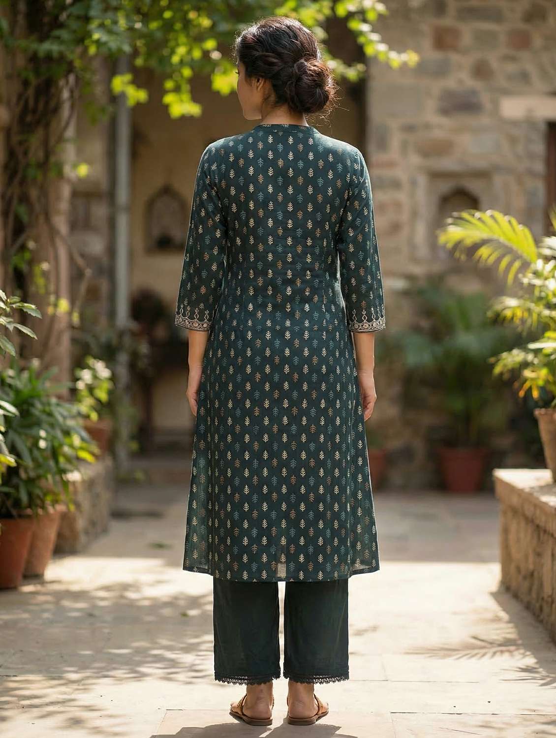 women green kurta pant set - 22453996 -  Standard Image - 4