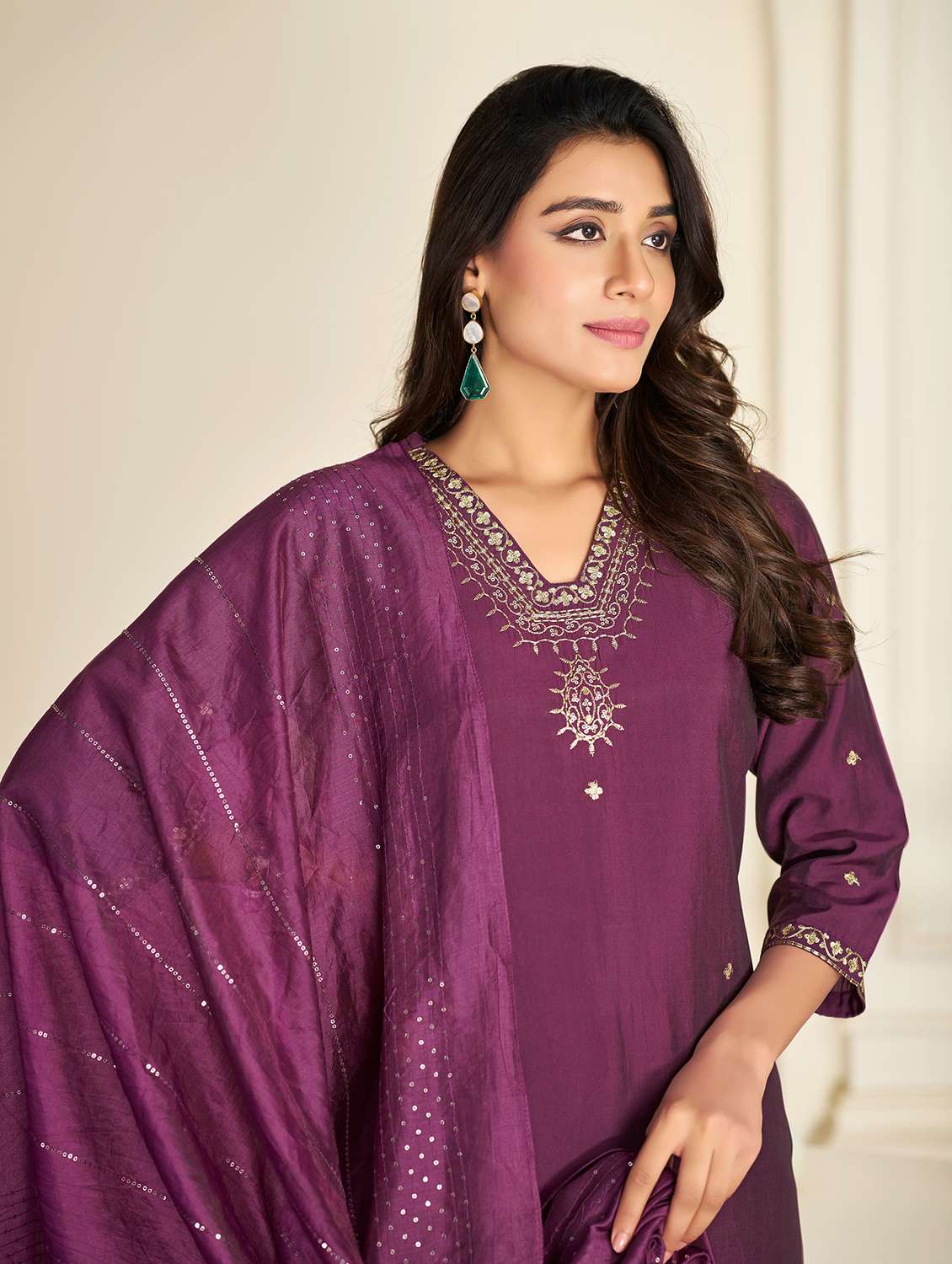 women burgundy suit set - 22454007 -  Standard Image - 1