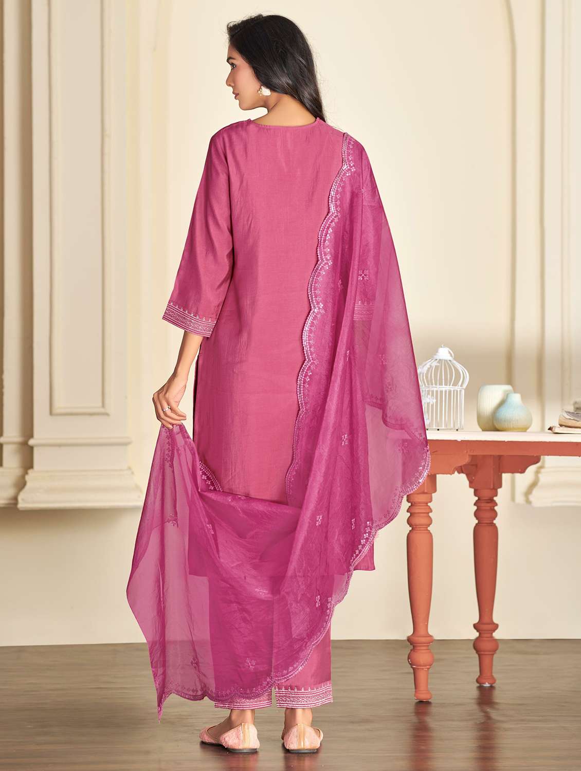 women self deign pink suit set - 22454015 -  Standard Image - 4