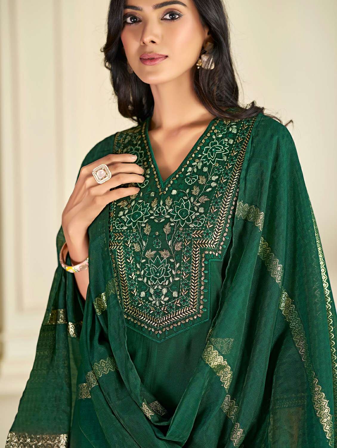 women green suit set - 22454017 -  Standard Image - 1