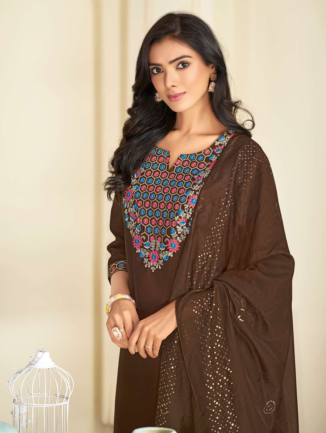 women brown suit set - 22454019 -  Standard Image - 1