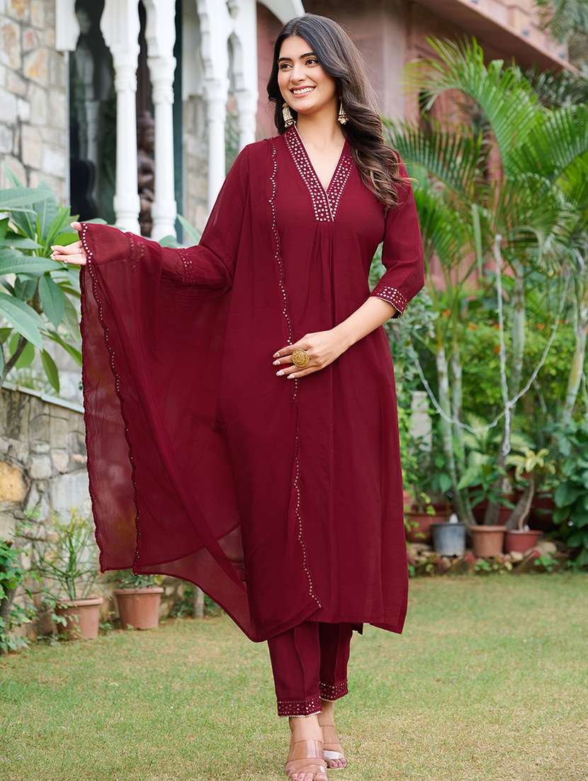 women solid with work three quarter sleeve kurta pant with dupatta set
