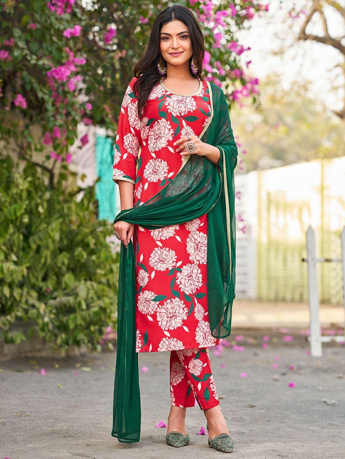 women printed three quarter sleeve kurta pant with dupatta set