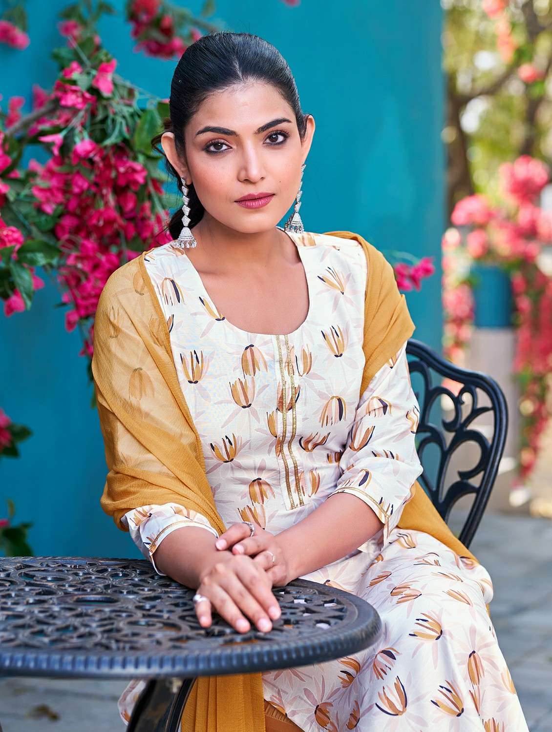 women printed three quarter sleeve kurta pant with dupatta set - 22454203 -  Standard Image - 1