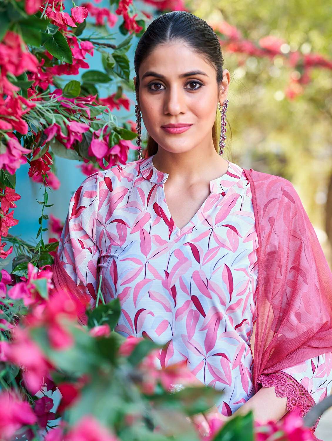 women printed three quarter sleeve kurta pant with dupatta set - 22454205 -  Standard Image - 4