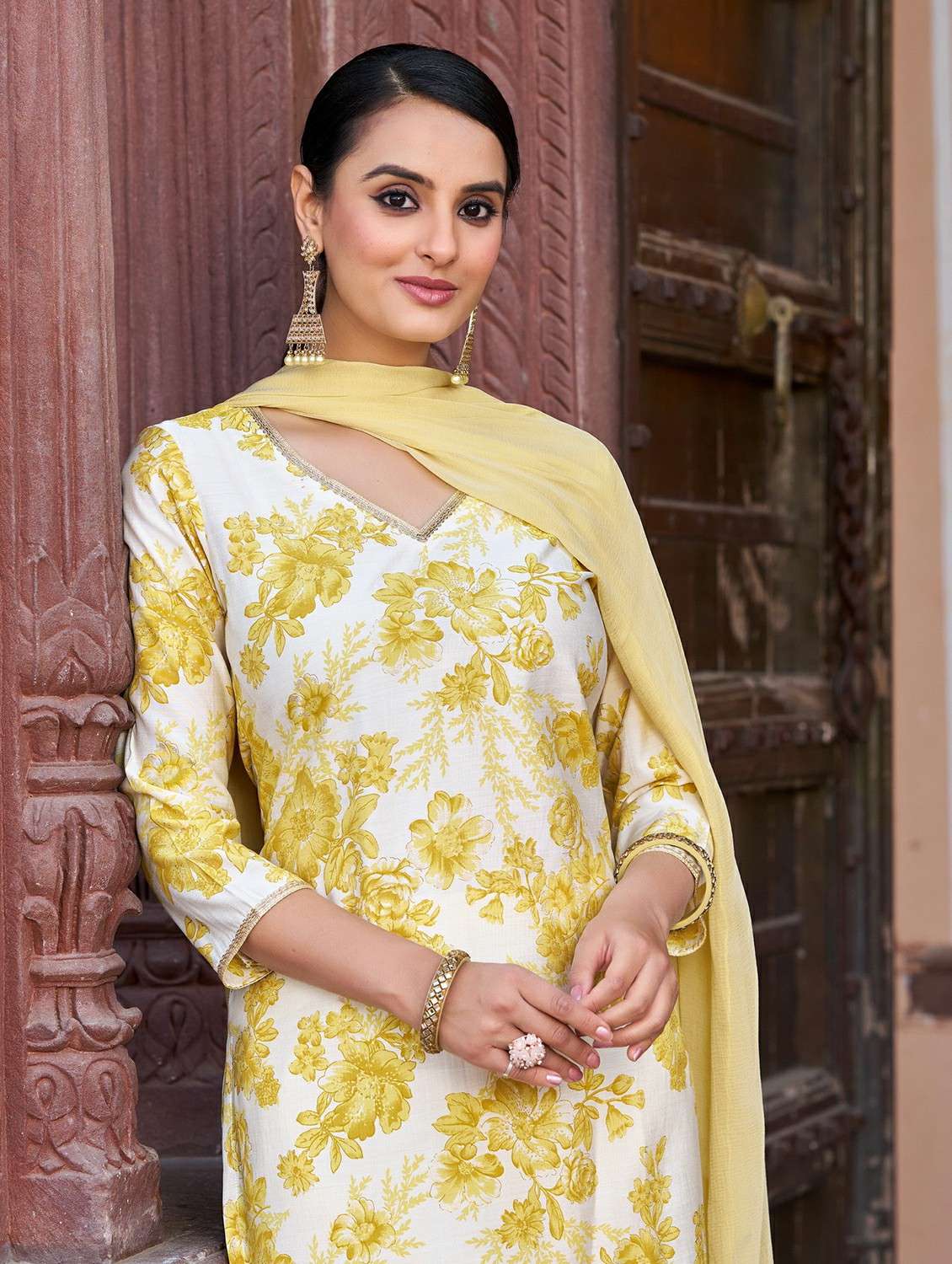 women printed three quarter sleeve kurta pant with dupatta set - 22454239 -  Standard Image - 1