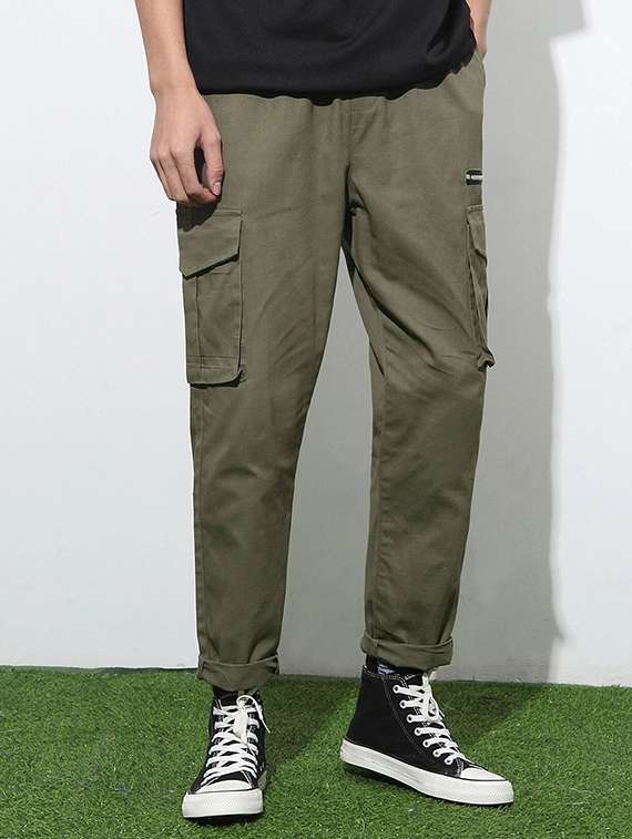 men solid high rise regular fit cargo