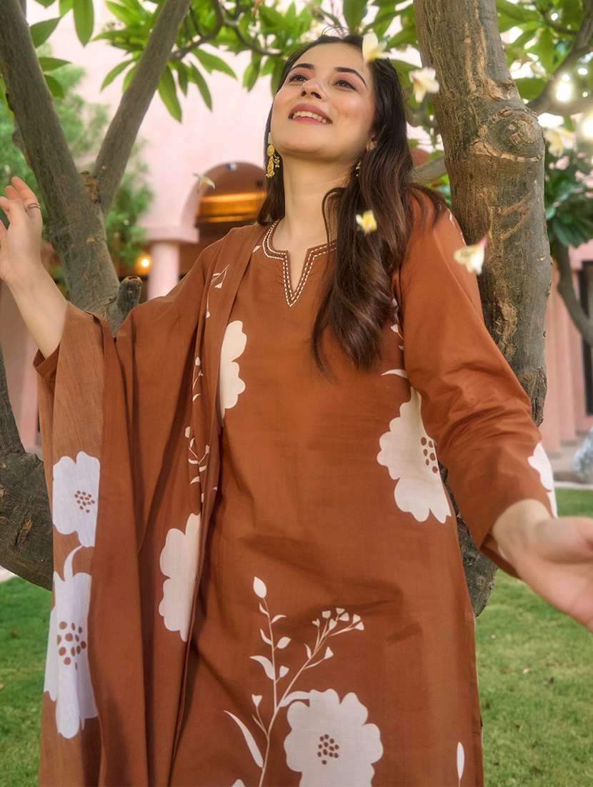 women brown silk blend straight kurta - 22455531 -  Standard Image - 1