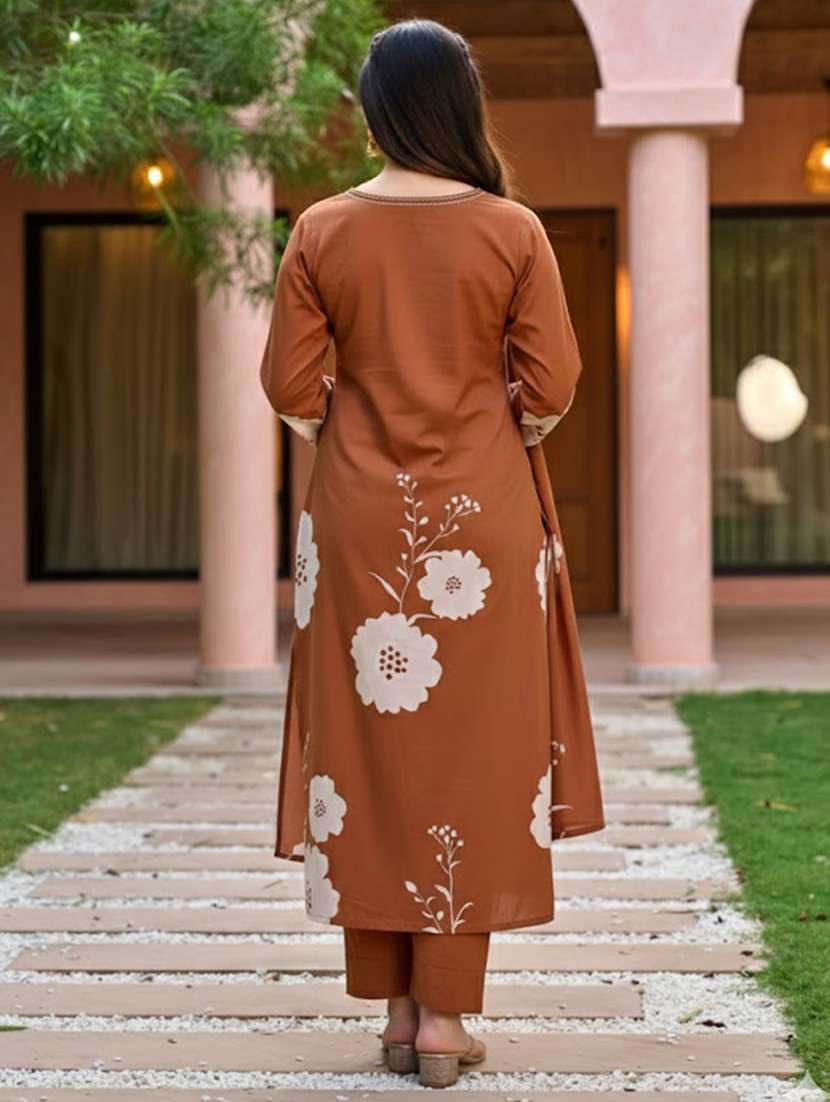 women brown silk blend straight kurta - 22455531 -  Standard Image - 4