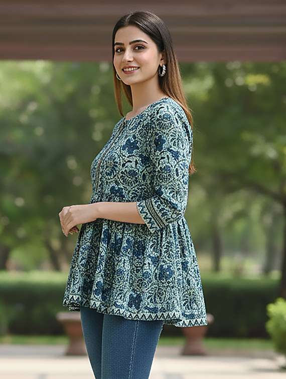 women green cotton straight kurti - 22456050 -  Standard Image - 1