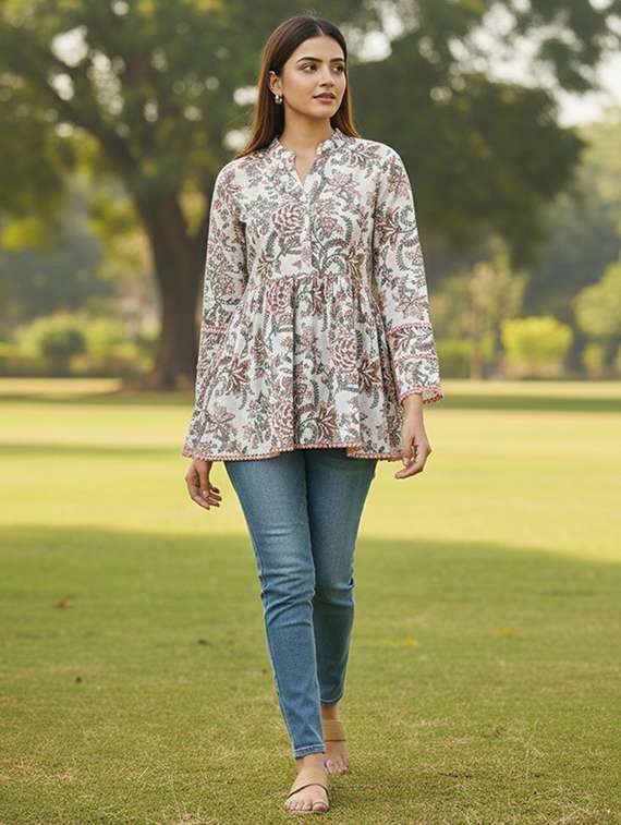 women white cotton straight kurti - 22456081 -  Standard Image - 4