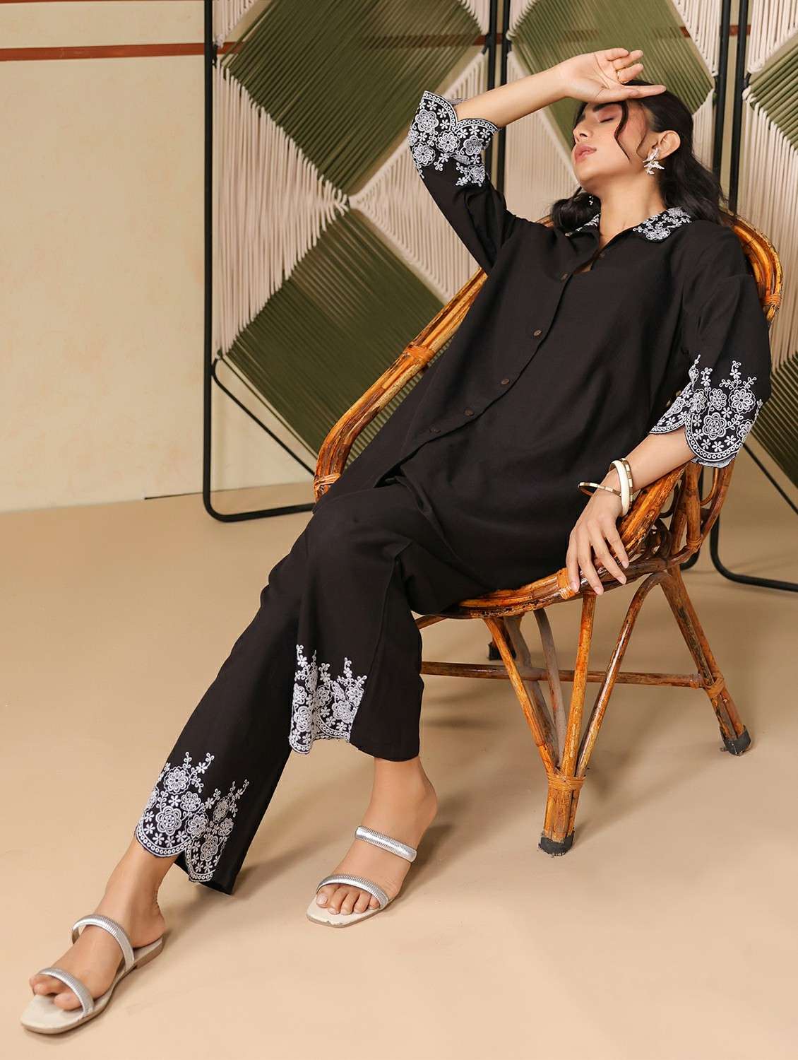 women black co-ord set - 22456324 -  Standard Image - 4
