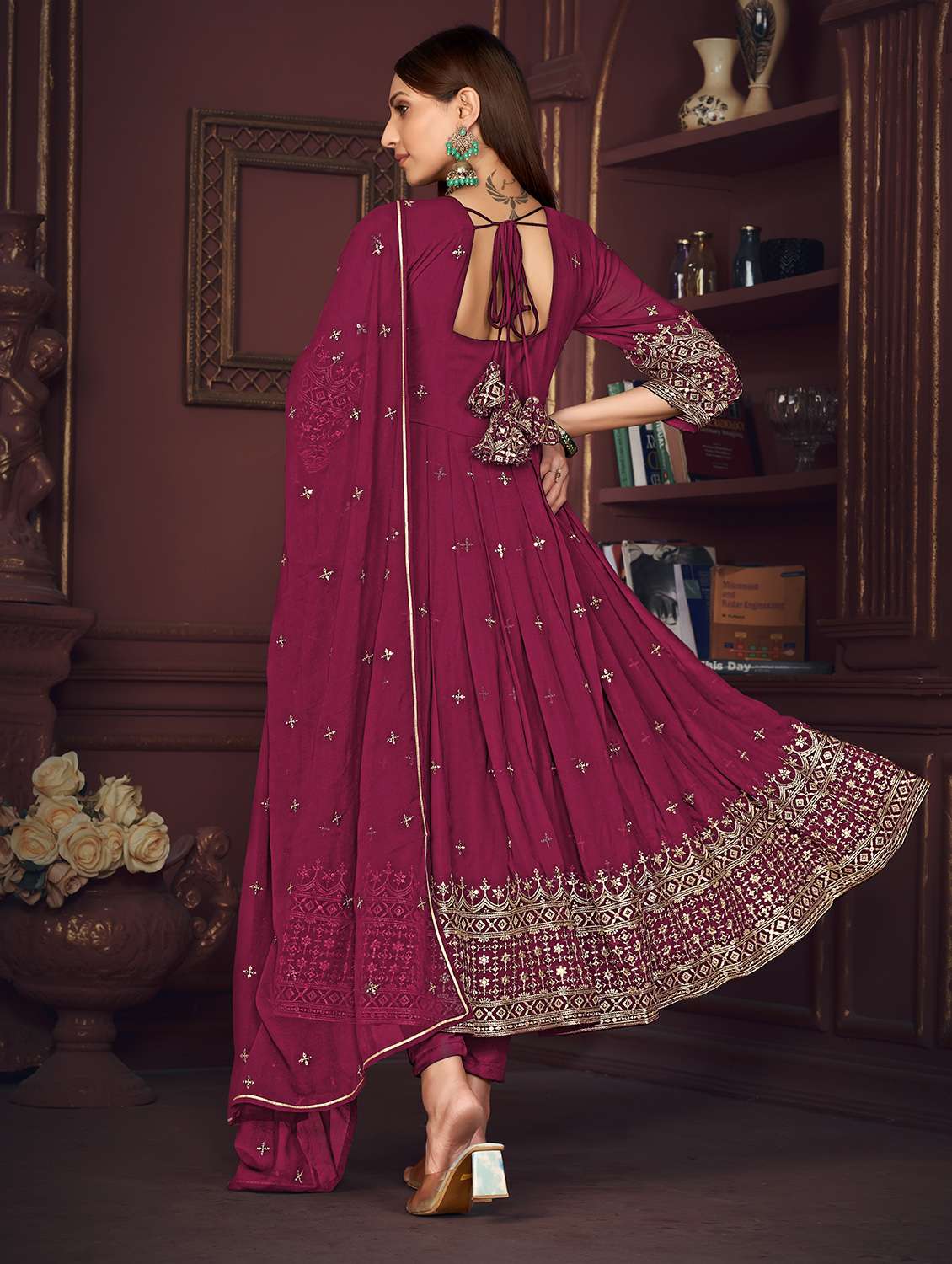 Women Maroon Self Deign Kurta Pant Set - 22456829 -  Standard Image - 4