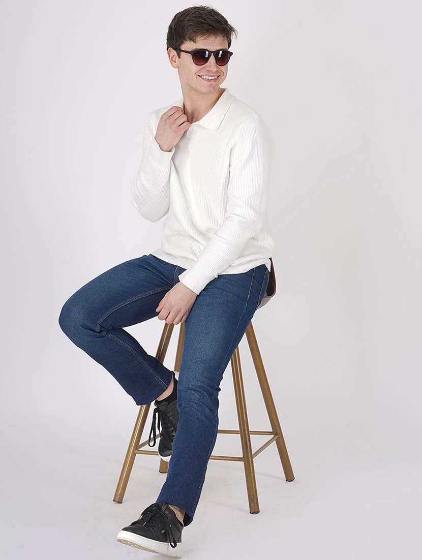 men blue denim jeans - 22457127 -  Standard Image - 4
