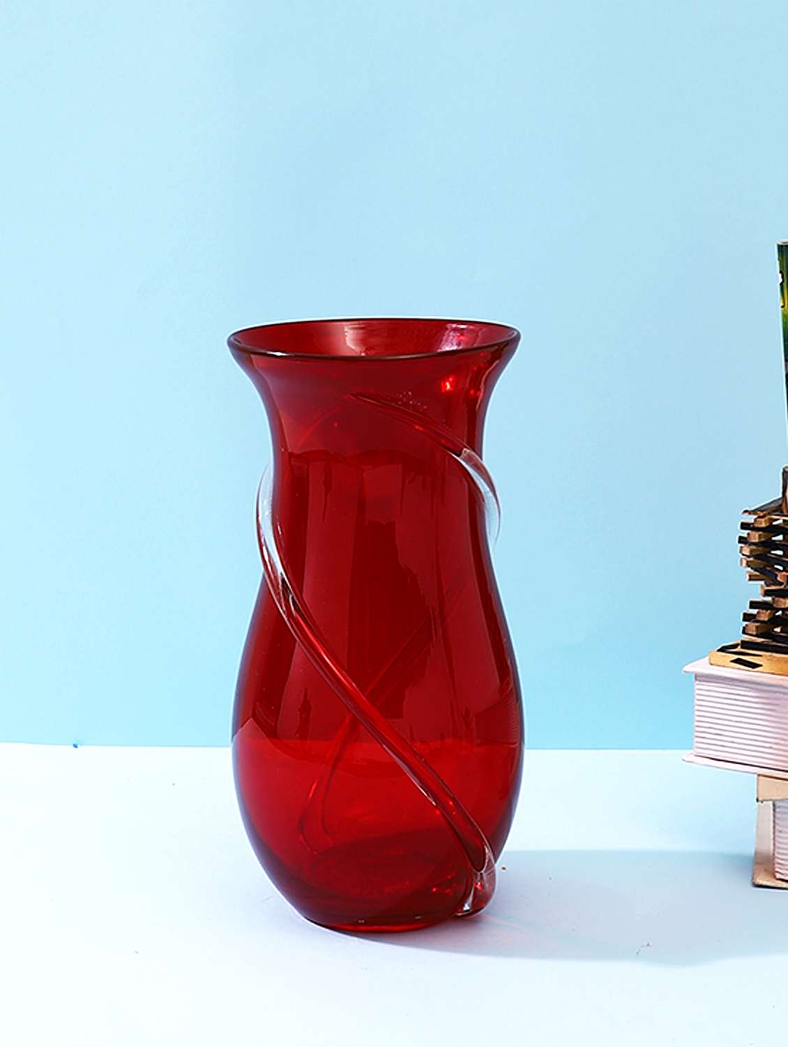 red textured glass flower vase - 22457251 -  Standard Image - 1