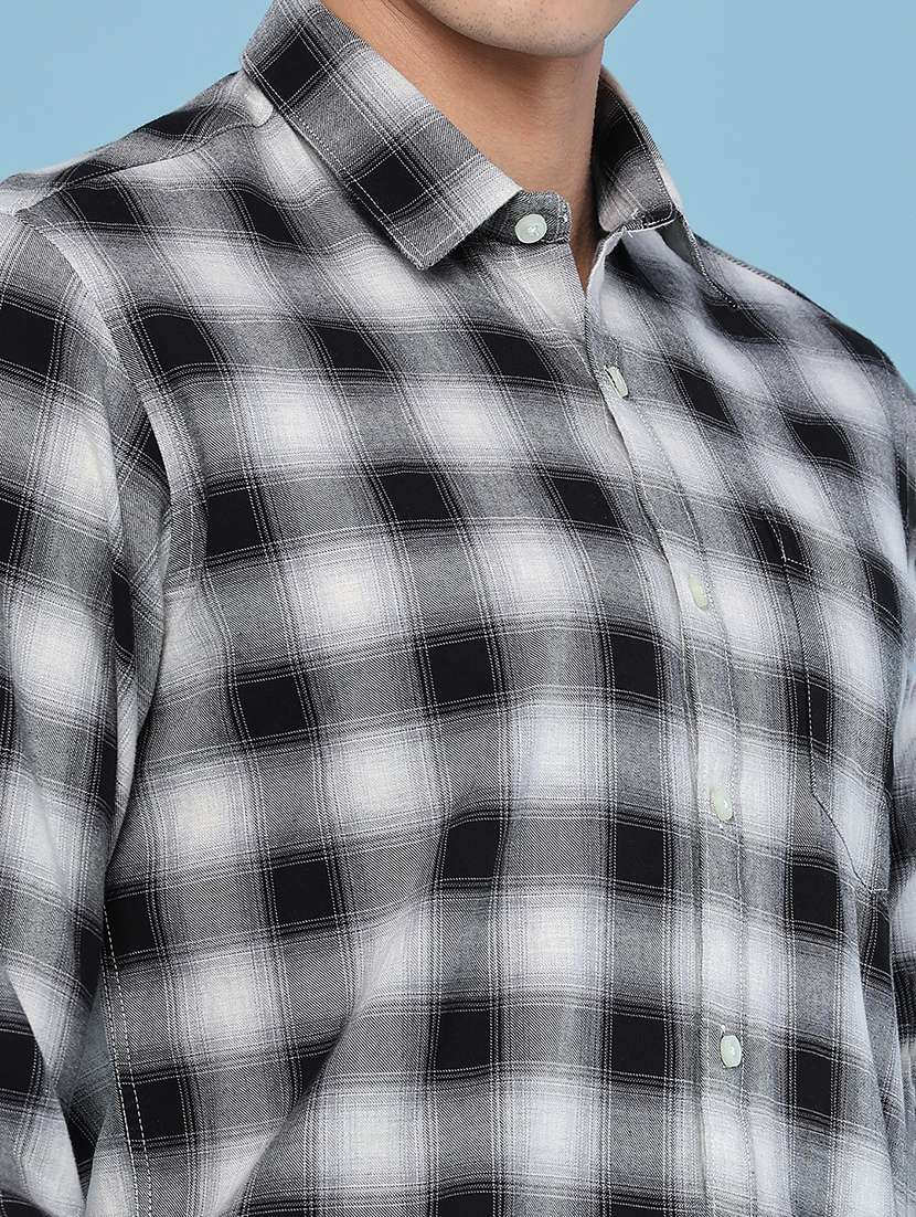 Men Checkered Long Sleeve Slim Fit Casual Shirt - 22457421 -  Standard Image - 1