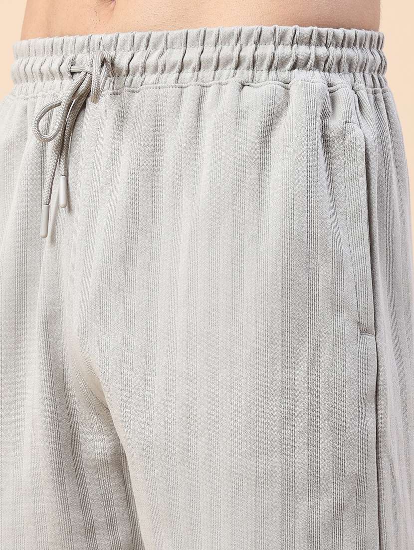 men self design mid rise regular fit shorts - 22457750 -  Standard Image - 1