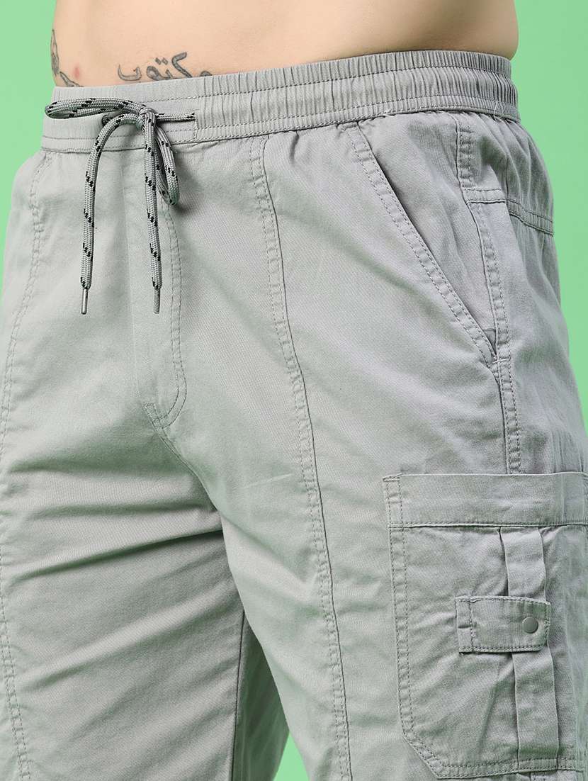 men solid mid rise regular fit cargo shorts - 22458668 -  Standard Image - 1