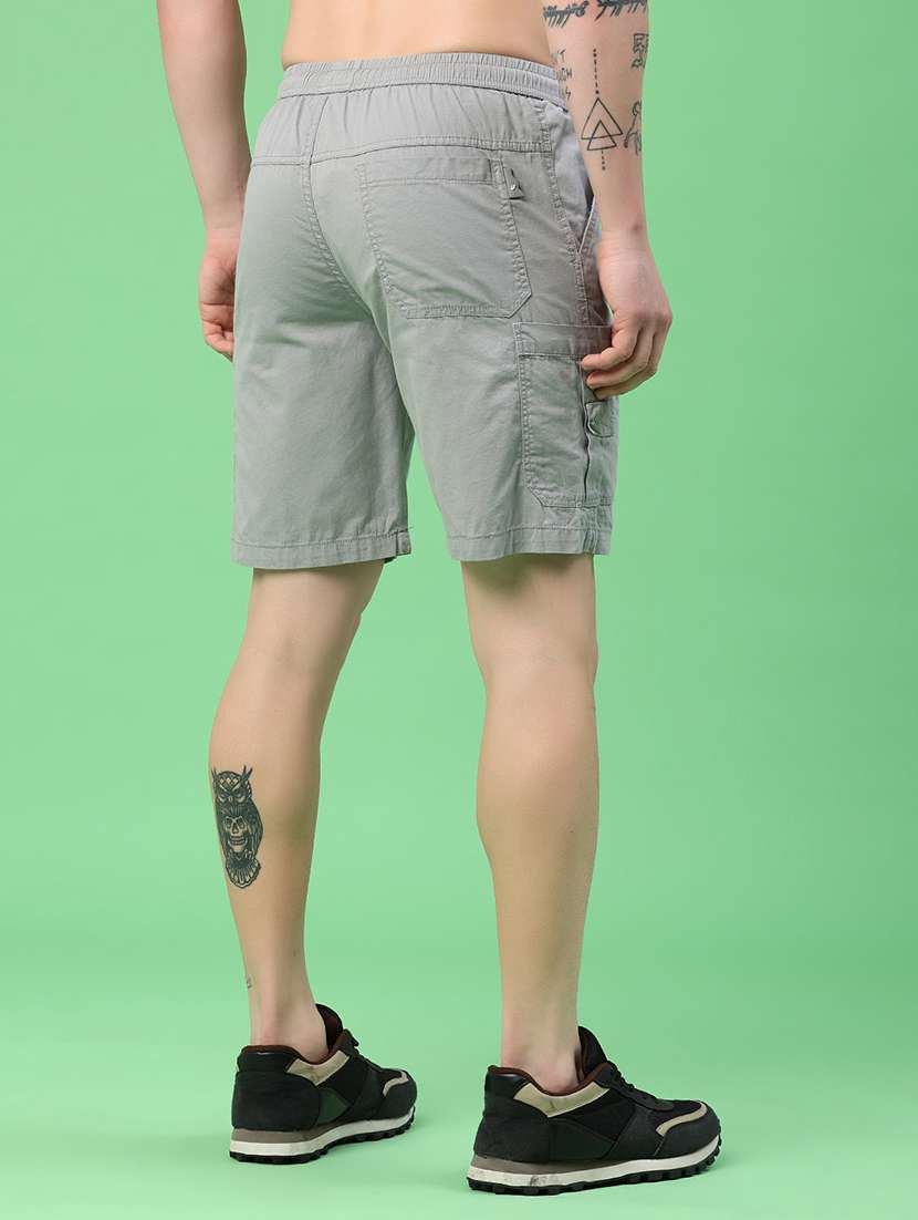 men solid mid rise regular fit cargo shorts - 22458668 -  Standard Image - 4