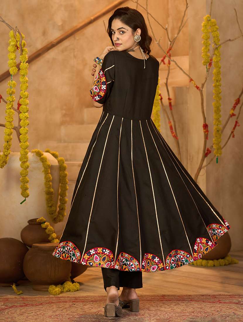 women self design black top pants set - 22460969 -  Standard Image - 4