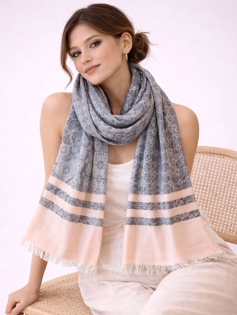 womne grey cotton scarf