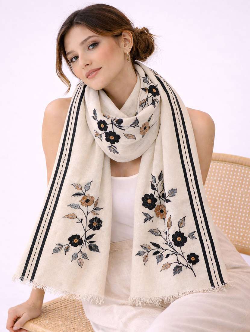 women white wool scarf