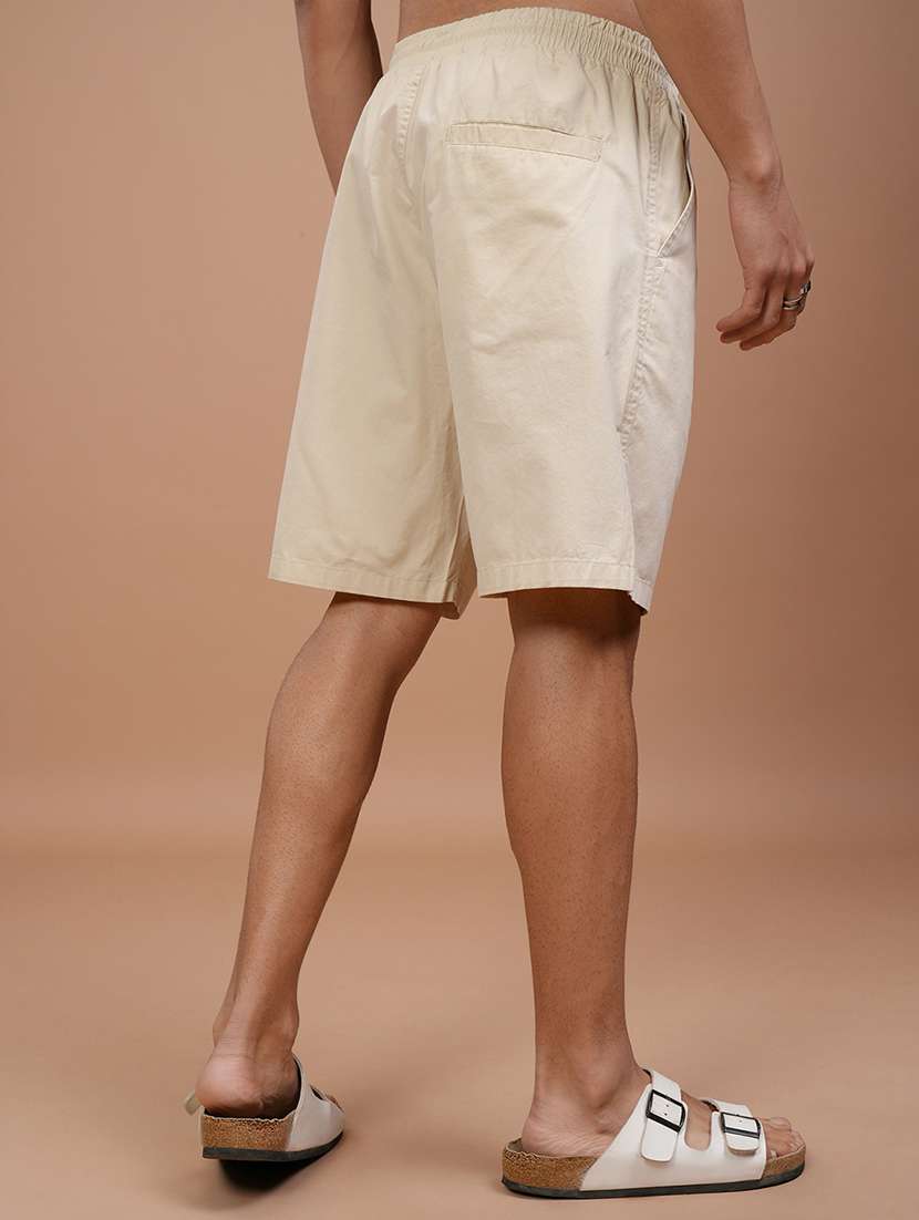 men solid mid rise regular fit shorts - 22462177 -  Standard Image - 4