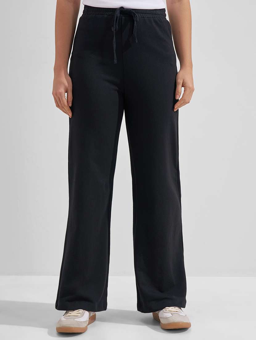 women solid mid rise bootcut trouser