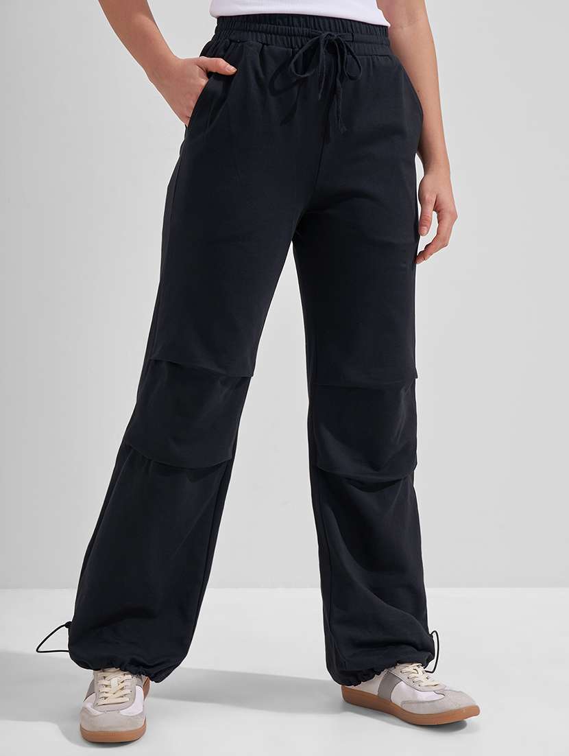 women  solid black cotton pleated trouser