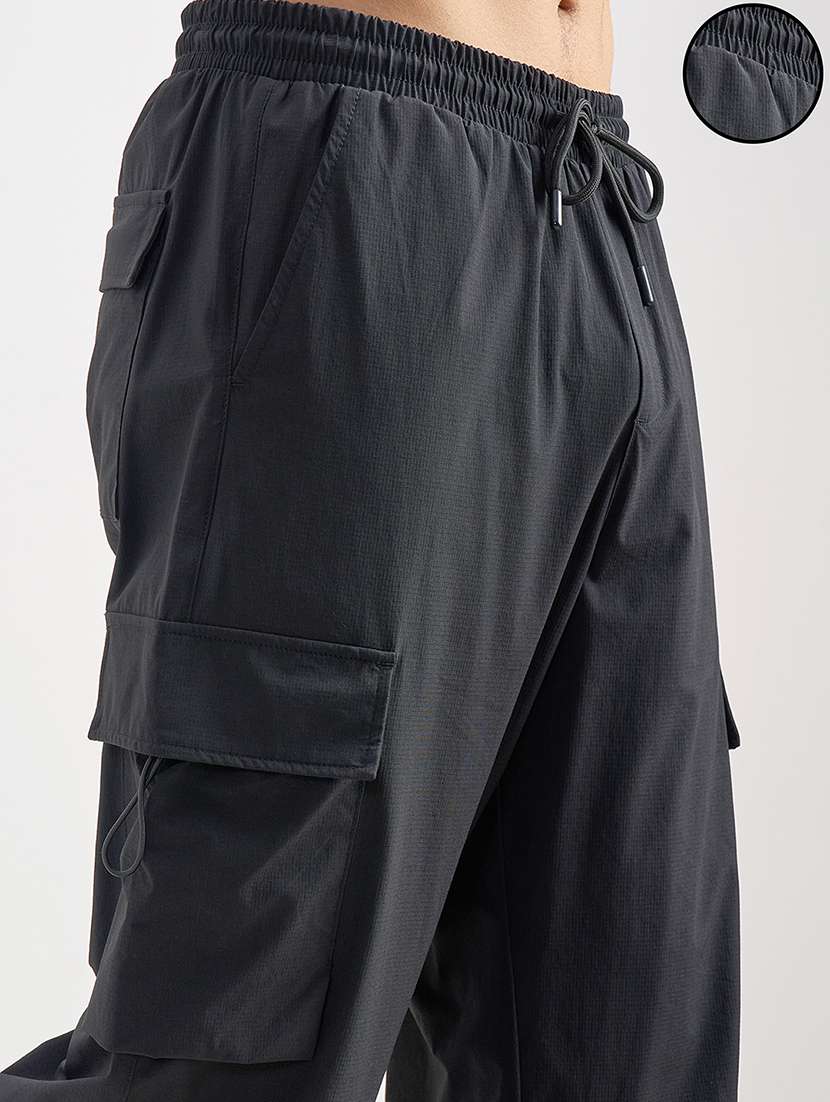 men solid mid rise regular fit cargo  - 22462667 -  Standard Image - 1