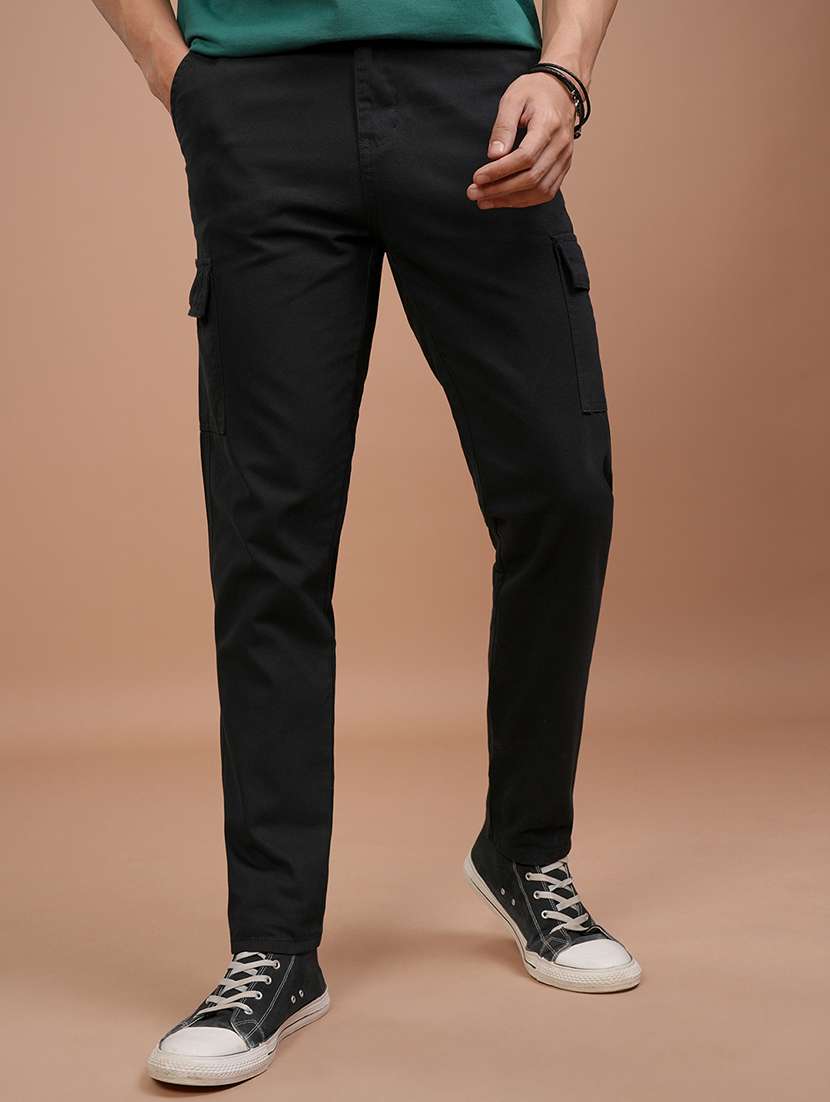 men black cotton regular fit cargos trousers