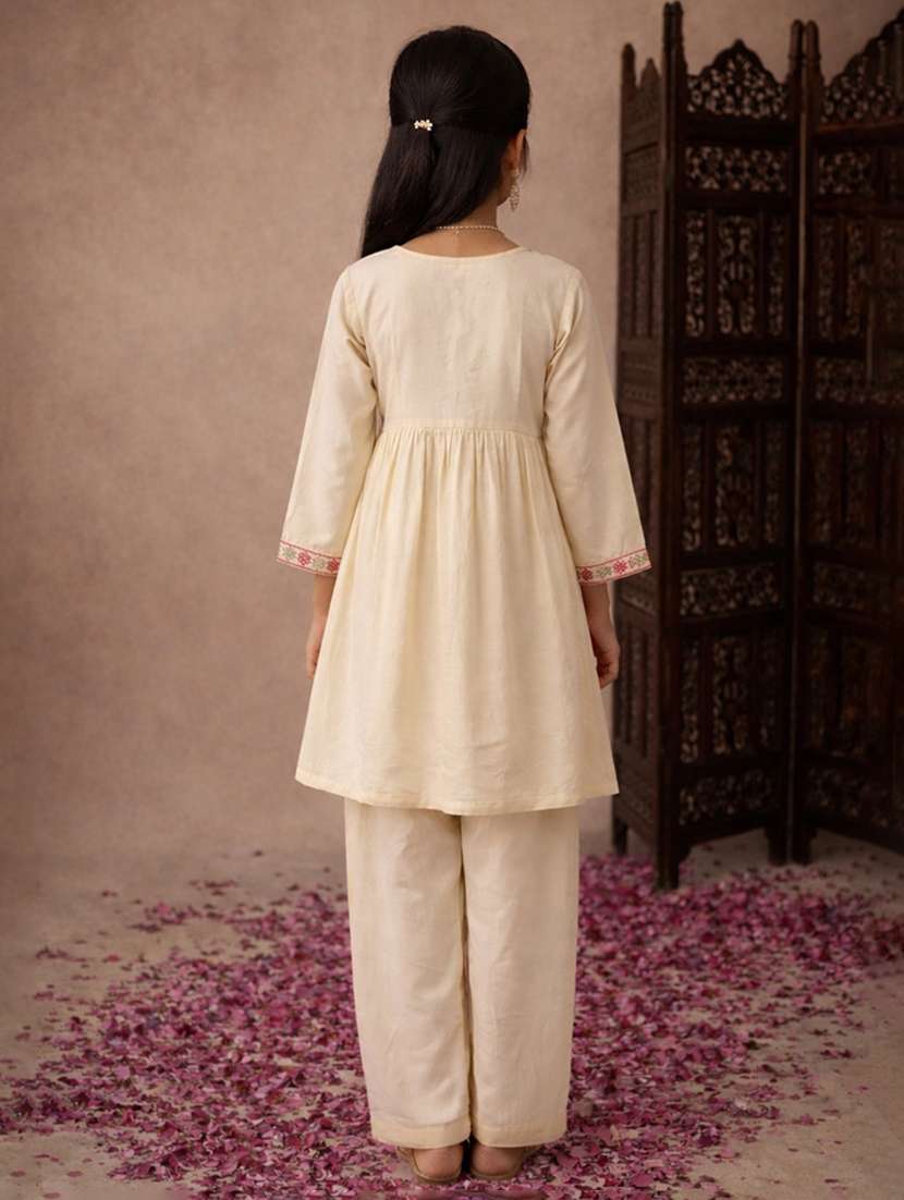 girl cream cotton kurta pant set suit set - 22463415 -  Standard Image - 4