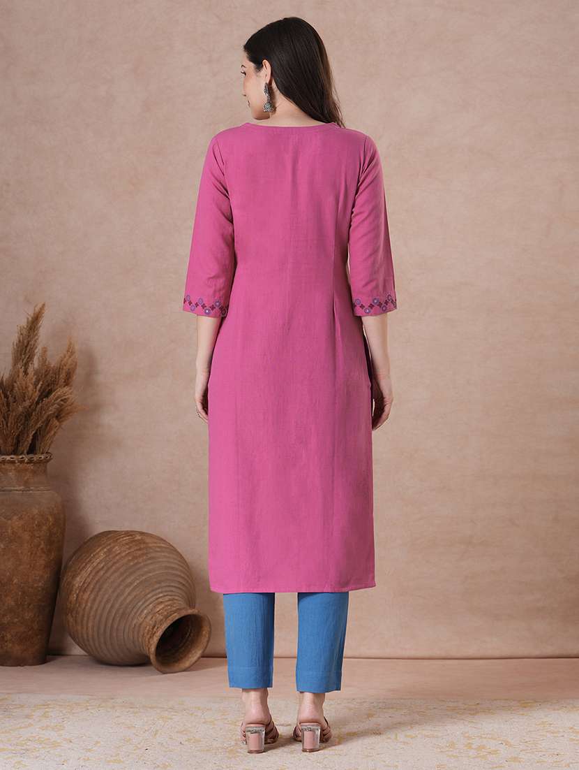 women three quarter sleeve straight kurta - 22463475 -  Standard Image - 4