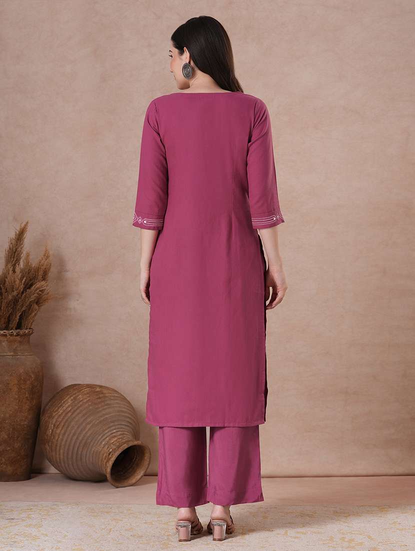 women three quarter sleeve straight kurta - 22463477 -  Standard Image - 4