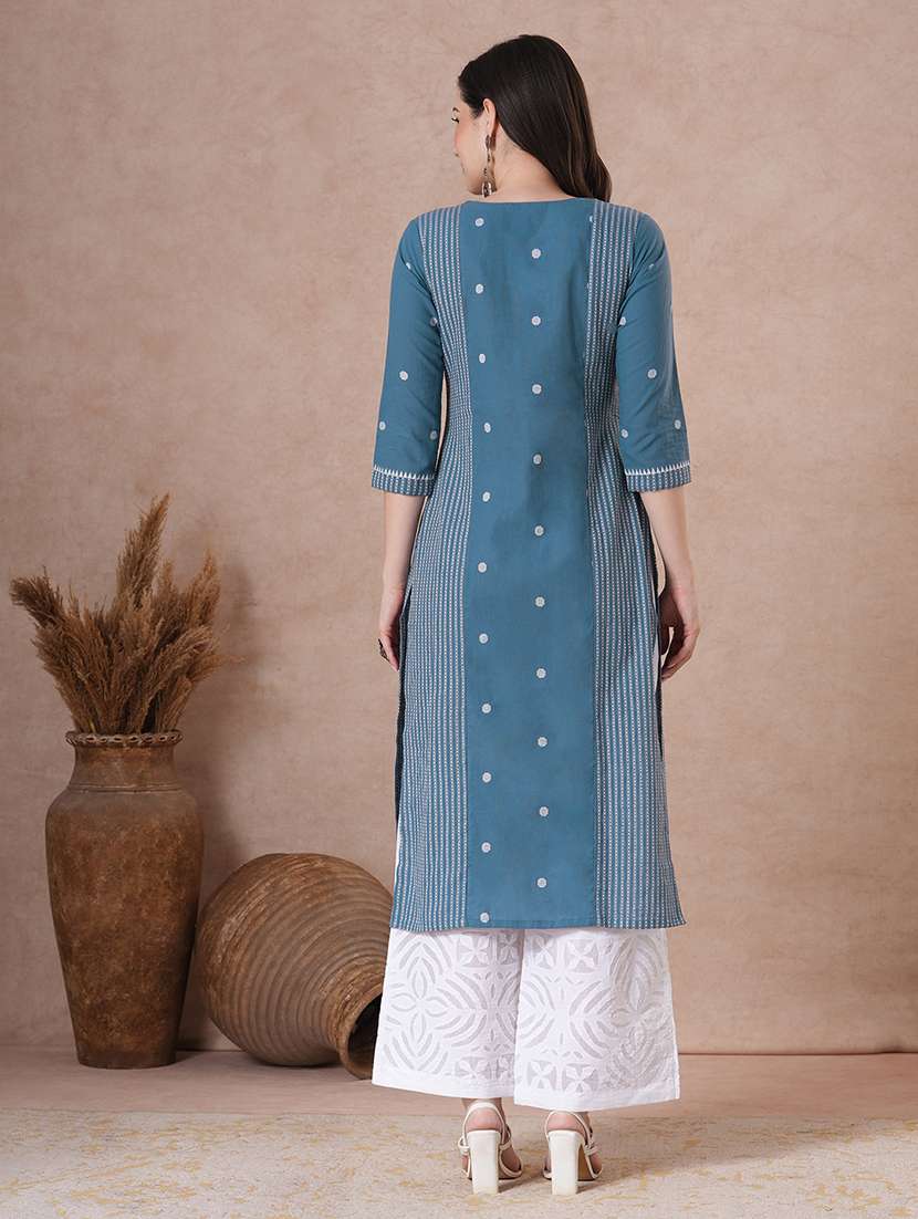 women three quarter sleeve straight kurta - 22463478 -  Standard Image - 4