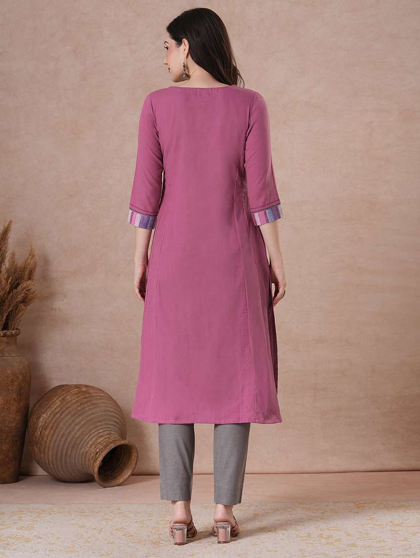 women three quarter sleeve straight kurta - 22463485 -  Standard Image - 4